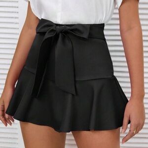 Aveloria Affinna Casual Solid Tie Front Ruffle Hem Mini Skirt